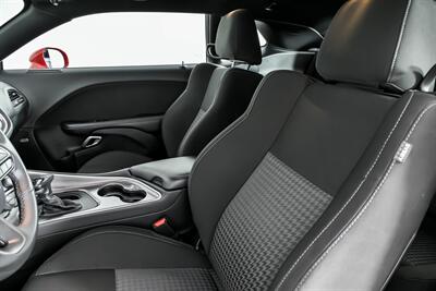 2020 Dodge Challenger R/T   - Photo 22 - Joliet, IL 60435