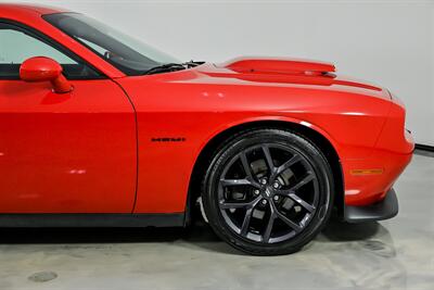 2020 Dodge Challenger R/T   - Photo 15 - Joliet, IL 60435