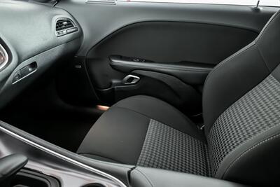 2020 Dodge Challenger R/T   - Photo 38 - Joliet, IL 60435