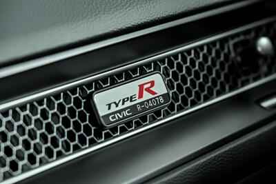 2023 Honda Civic Type R   - Photo 29 - Joliet, IL 60435