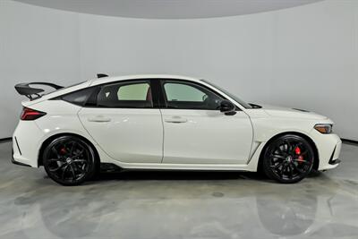 2023 Honda Civic Type R   - Photo 9 - Joliet, IL 60435