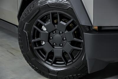 2024 Tesla Cybertruck   - Photo 4 - Joliet, IL 60435
