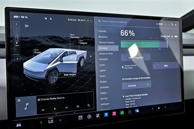 2024 Tesla Cybertruck   - Photo 34 - Joliet, IL 60435