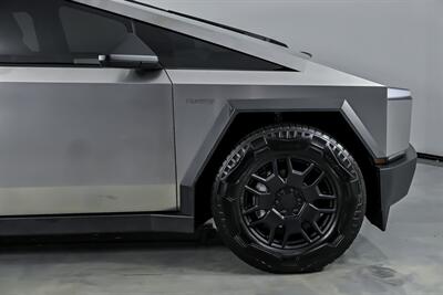 2024 Tesla Cybertruck   - Photo 15 - Joliet, IL 60435