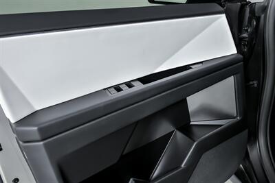 2024 Tesla Cybertruck   - Photo 18 - Joliet, IL 60435