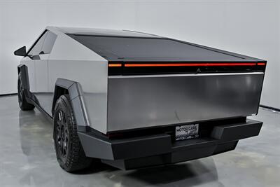 2024 Tesla Cybertruck   - Photo 10 - Joliet, IL 60435