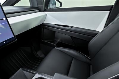 2024 Tesla Cybertruck   - Photo 42 - Joliet, IL 60435