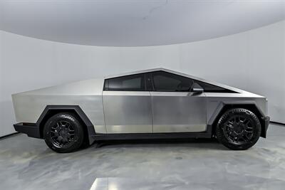 2024 Tesla Cybertruck   - Photo 14 - Joliet, IL 60435