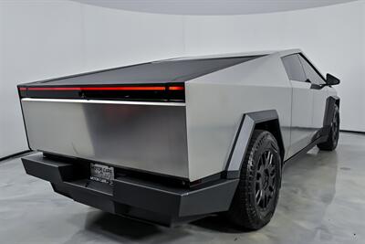 2024 Tesla Cybertruck   - Photo 12 - Joliet, IL 60435