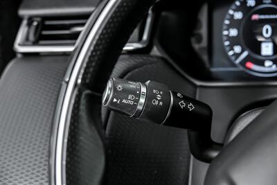 2018 Land Rover Range Rover Velar P380 R-Dynamic SE - Photo 30 - Joliet, IL 60435