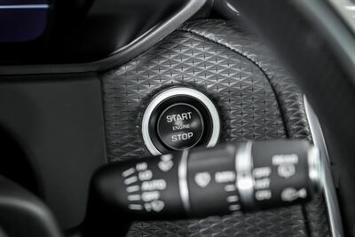 2018 Land Rover Range Rover Velar P380 R-Dynamic SE - Photo 32 - Joliet, IL 60435