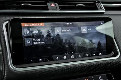 2018 Land Rover Range Rover Velar P380 R-Dynamic SE - Photo 35 - Joliet, IL 60435