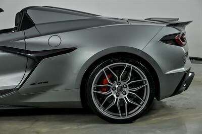 2023 Chevrolet Corvette Z06 3LZ   - Photo 9 - Joliet, IL 60435