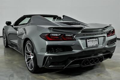 2023 Chevrolet Corvette Z06 3LZ   - Photo 10 - Joliet, IL 60435