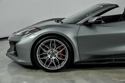 2023 Chevrolet Corvette Z06 3LZ   - Photo 7 - Joliet, IL 60435