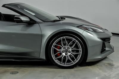 2023 Chevrolet Corvette Z06 3LZ   - Photo 15 - Joliet, IL 60435