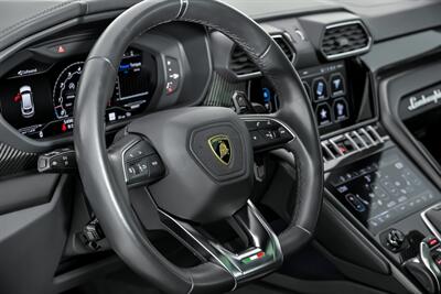 2022 Lamborghini Urus -FACTORY MATTE BLACK - Photo 26 - Joliet, IL 60435