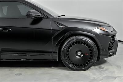 2022 Lamborghini Urus -FACTORY MATTE BLACK - Photo 15 - Joliet, IL 60435