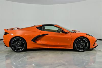 2020 Chevrolet Corvette Stingray 3LT   - Photo 14 - Joliet, IL 60435