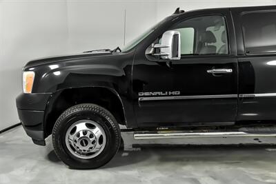 2011 GMC Sierra 3500 Denali   - Photo 7 - Joliet, IL 60435