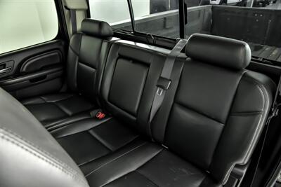 2011 GMC Sierra 3500 Denali   - Photo 27 - Joliet, IL 60435