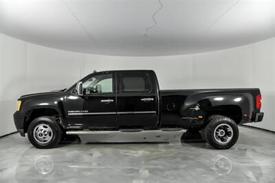 2011 GMC Sierra 3500 Denali   - Photo 8 - Joliet, IL 60435