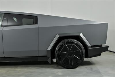 2024 Tesla Cybertruck - Photo 9 - Joliet, IL 60435