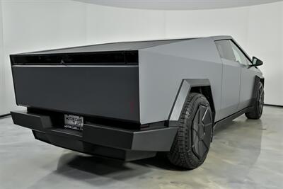 2024 Tesla Cybertruck - Photo 12 - Joliet, IL 60435