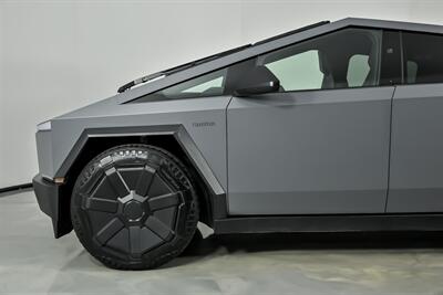 2024 Tesla Cybertruck - Photo 7 - Joliet, IL 60435