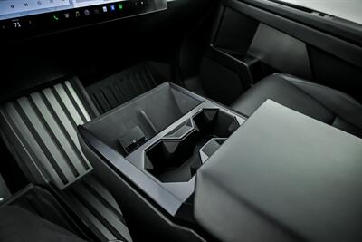 2024 Tesla Cybertruck - Photo 41 - Joliet, IL 60435