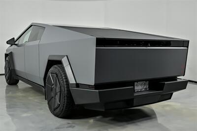 2024 Tesla Cybertruck - Photo 10 - Joliet, IL 60435