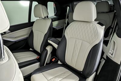 2022 BMW X7 M50i   - Photo 25 - Joliet, IL 60435