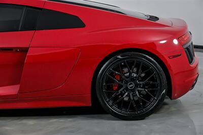 2018 Audi R8 5.2 V10 RWS   - Photo 9 - Joliet, IL 60435
