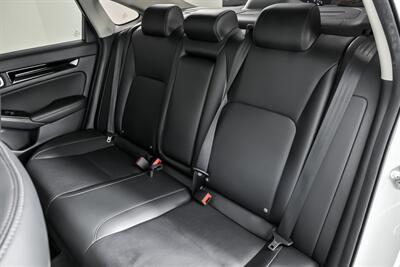 2023 Honda Civic Touring   - Photo 23 - Joliet, IL 60435