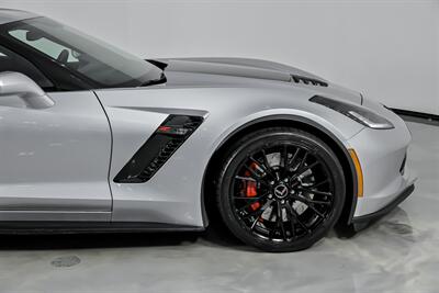 2015 Chevrolet Corvette Z06 3LZ   - Photo 15 - Joliet, IL 60435