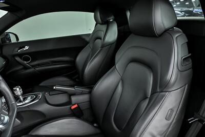 2012 Audi R8 5.2 quattro   - Photo 19 - Joliet, IL 60435