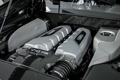 2012 Audi R8 5.2 quattro   - Photo 11 - Joliet, IL 60435