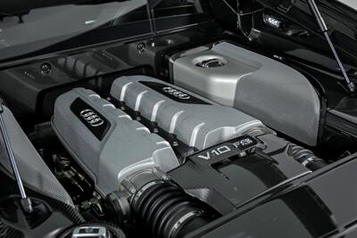 2012 Audi R8 5.2 quattro   - Photo 10 - Joliet, IL 60435