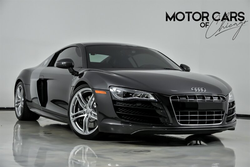 Daytona Gray Pearl Effect 2012 Audi R8 5.2 quattro Coupe AWD Coupe All-Wheel Drive Automatic