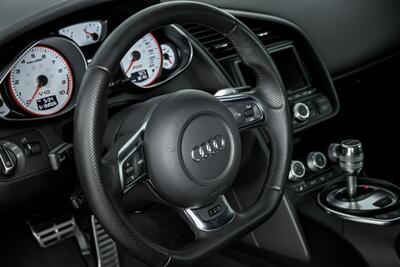 2012 Audi R8 5.2 quattro   - Photo 20 - Joliet, IL 60435