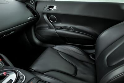 2012 Audi R8 5.2 quattro   - Photo 31 - Joliet, IL 60435