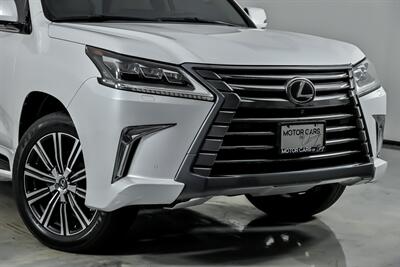 2018 Lexus LX 570 Three-Row-1 OWNER CLEAN CARFAX!   - Photo 3 - Joliet, IL 60435