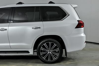 2018 Lexus LX 570 Three-Row-1 OWNER CLEAN CARFAX!   - Photo 9 - Joliet, IL 60435