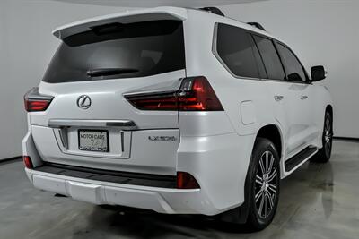 2018 Lexus LX 570 Three-Row-1 OWNER CLEAN CARFAX!   - Photo 12 - Joliet, IL 60435