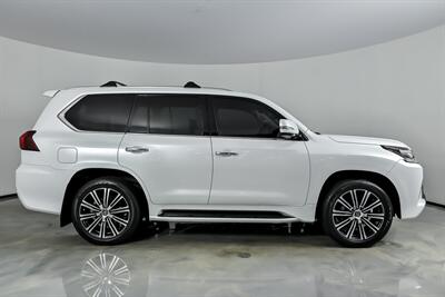 2018 Lexus LX 570 Three-Row-1 OWNER CLEAN CARFAX!   - Photo 14 - Joliet, IL 60435