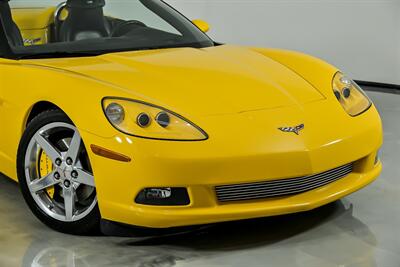 2005 Chevrolet Corvette   - Photo 3 - Joliet, IL 60435