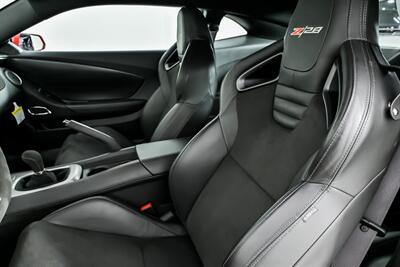2015 Chevrolet Camaro Z28-COLLECTOR OWNED!   - Photo 21 - Joliet, IL 60435