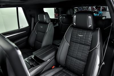 2025 Cadillac Escalade-V   - Photo 24 - Joliet, IL 60435
