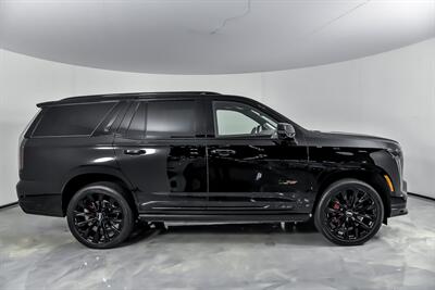 2025 Cadillac Escalade-V   - Photo 14 - Joliet, IL 60435