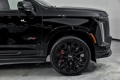 2025 Cadillac Escalade-V   - Photo 15 - Joliet, IL 60435